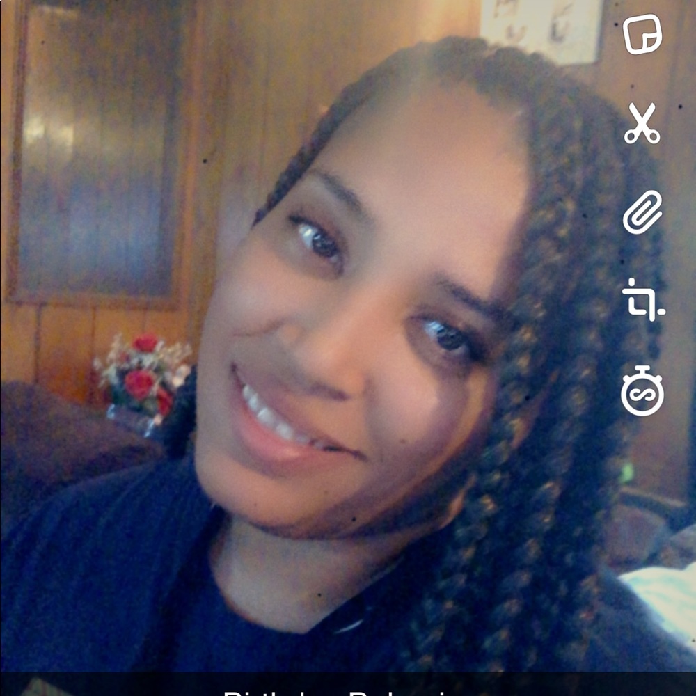 Meet your Posher, Nicole